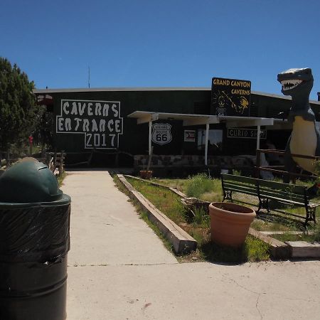 Grand Canyon Caverns Inn Peach Springs Exterior photo