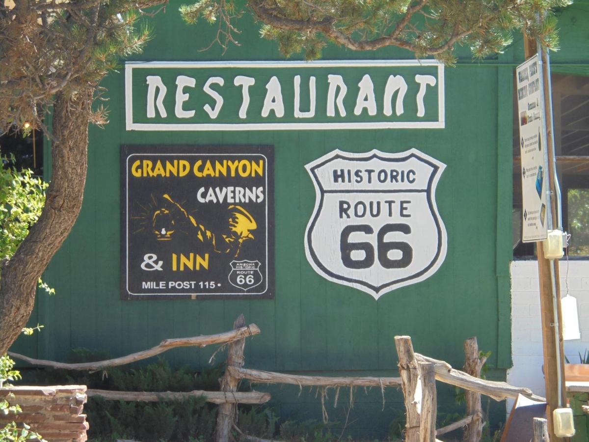 Grand Canyon Caverns Inn Peach Springs Exterior photo