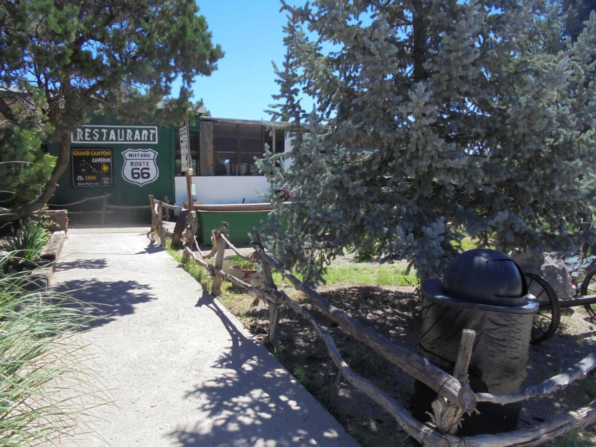 Grand Canyon Caverns Inn Peach Springs Exterior photo