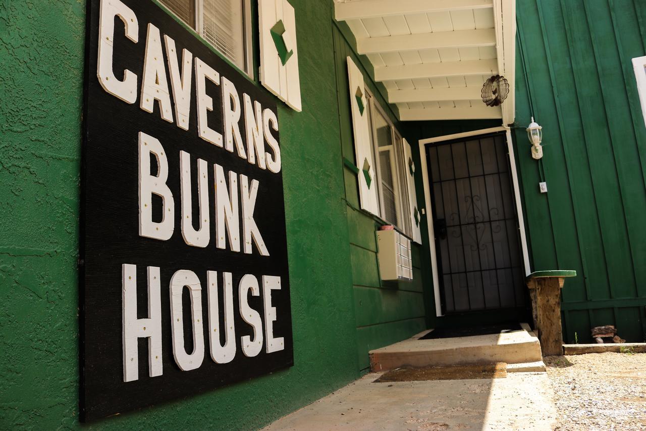 Grand Canyon Caverns Inn Peach Springs Exterior photo